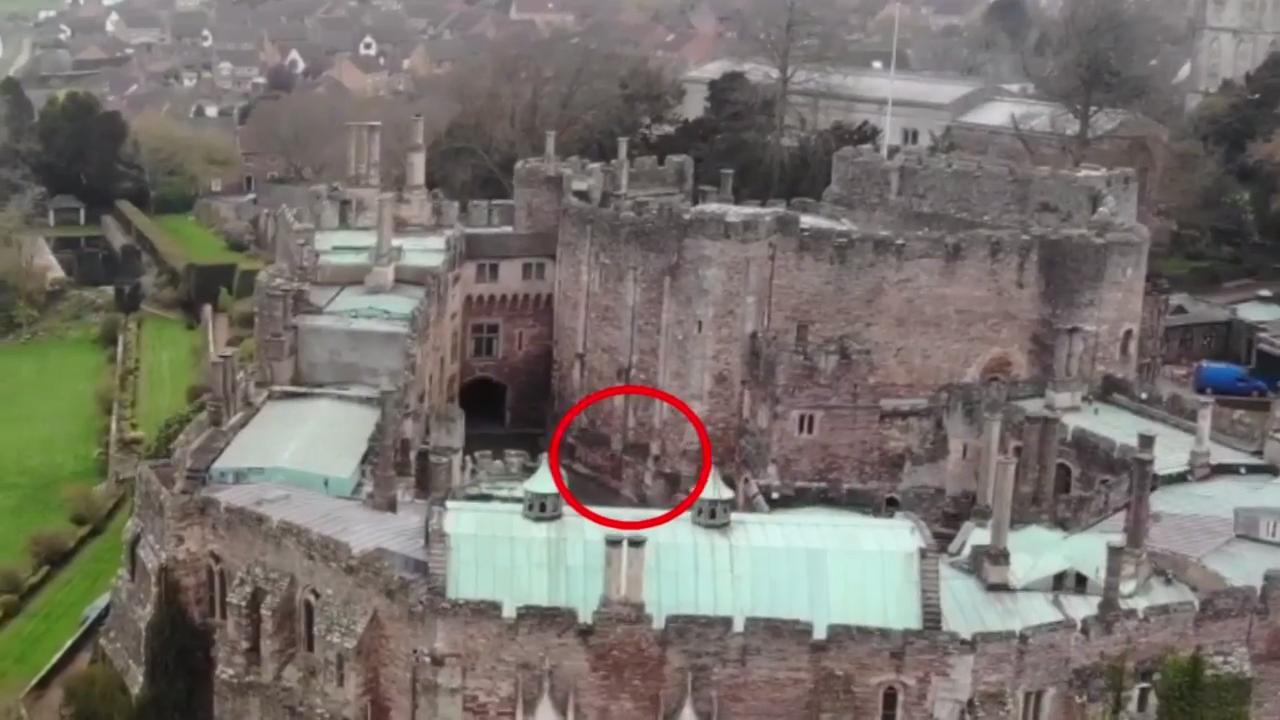 Drone Kamerasına Yakalanan Eski Kaledeki Şövalye Hayaleti